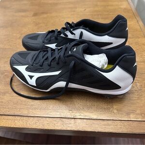 Mizuno Heist IQ Black and White Metal Cleats New without tags size 11.5 men’s